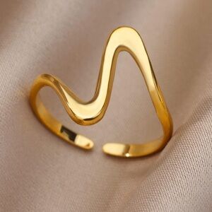 Veloura Women’s Gold Asymmetrical
Shape Open Ring For Daily Wear